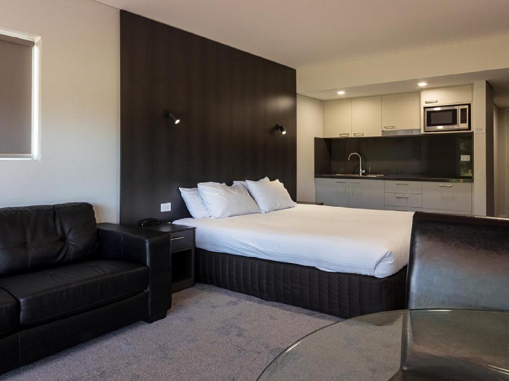 Yarrawonga Mulwala Golf Club Hotel Екстериор снимка Studio apartment