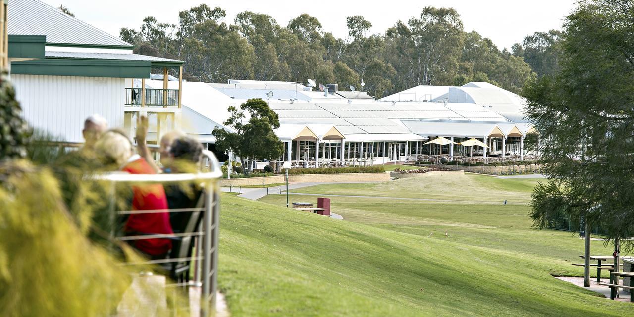 Yarrawonga Mulwala Golf Club Hotel Екстериор снимка The clubhouse at the Adelaide Oval