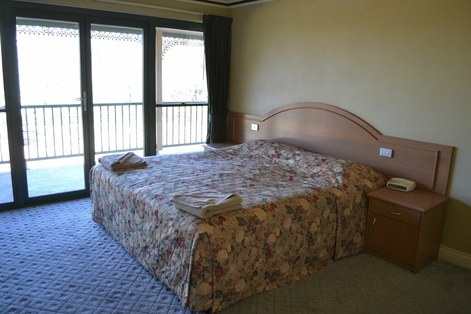 Yarrawonga Mulwala Golf Club Hotel Екстериор снимка A bedroom